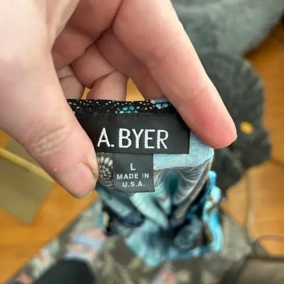 A byer top size large - Picture 3 of 3